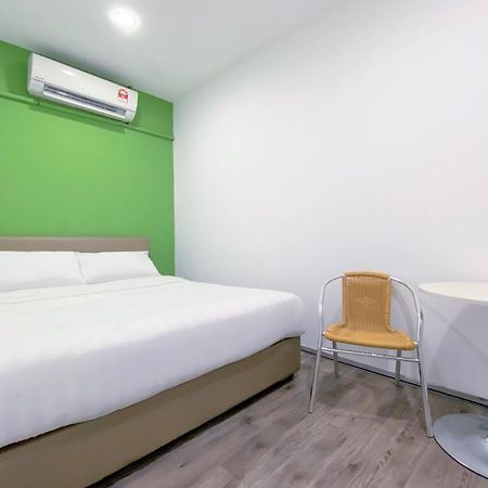 Spot On 90123 Rainbow Guest House George Town Bagian luar foto