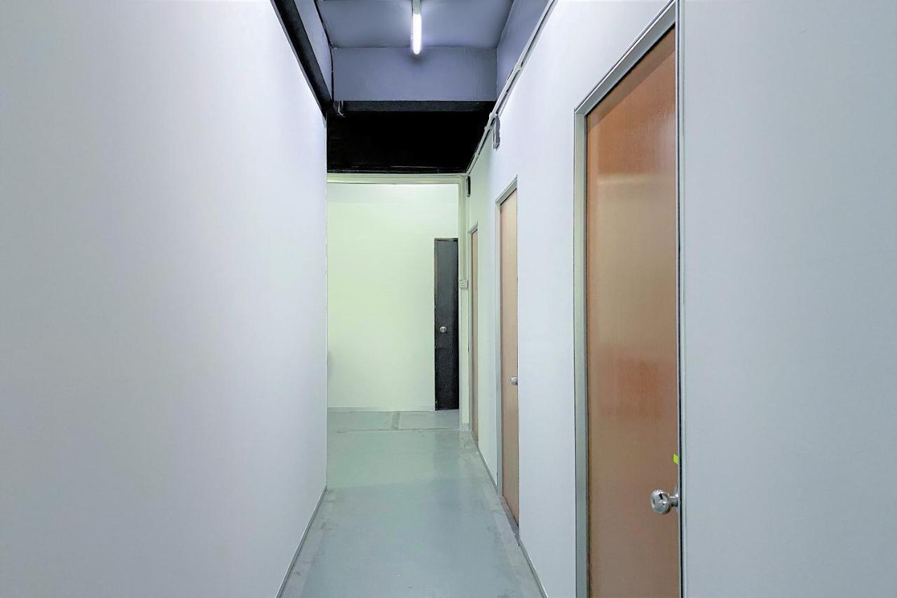 Spot On 90123 Rainbow Guest House George Town Bagian luar foto